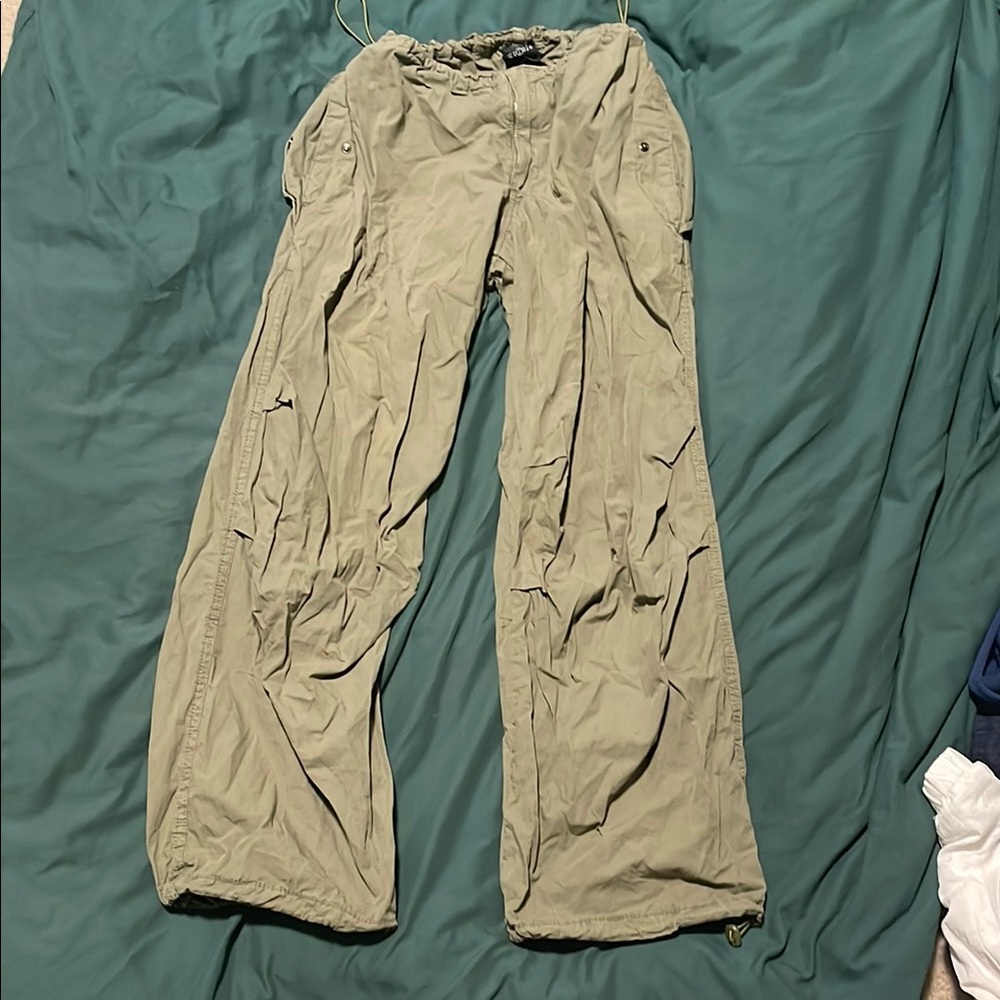 uo parachute pants